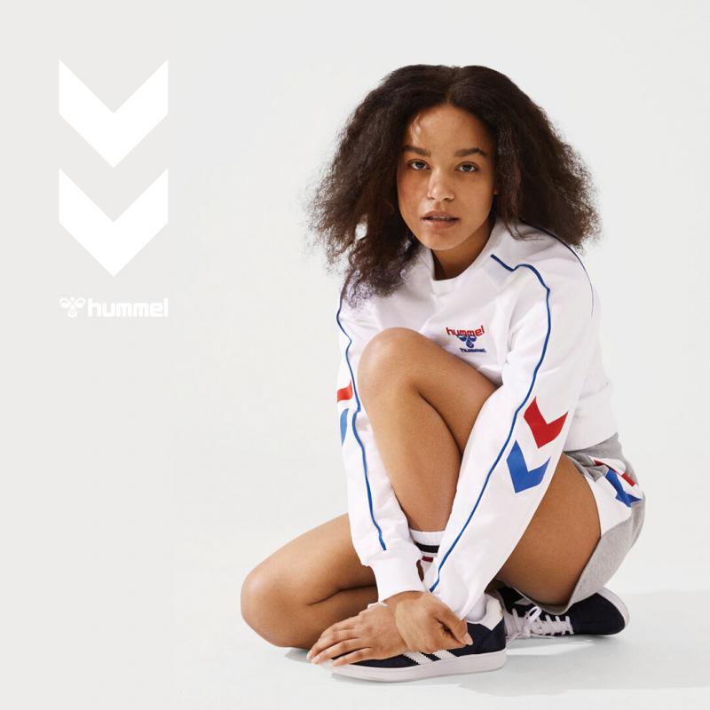 Hummel Hummel Durban Dame Crop Sweatshirt 214321 Gjertsen Sport 1 2 3 4 5 6 7 8